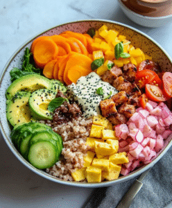 Iss den Regenbogen 🌈 – Bunt gemischte Low Carb Burger Bowl