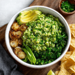 Grüne-Goddess mit Avocado