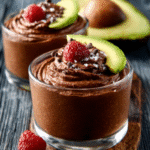 Keto-Schoko-Mousse mit Avocado und Erythrit