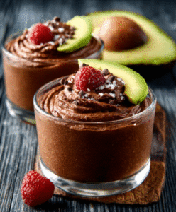 Keto-Schoko-Mousse mit Avocado und Erythrit