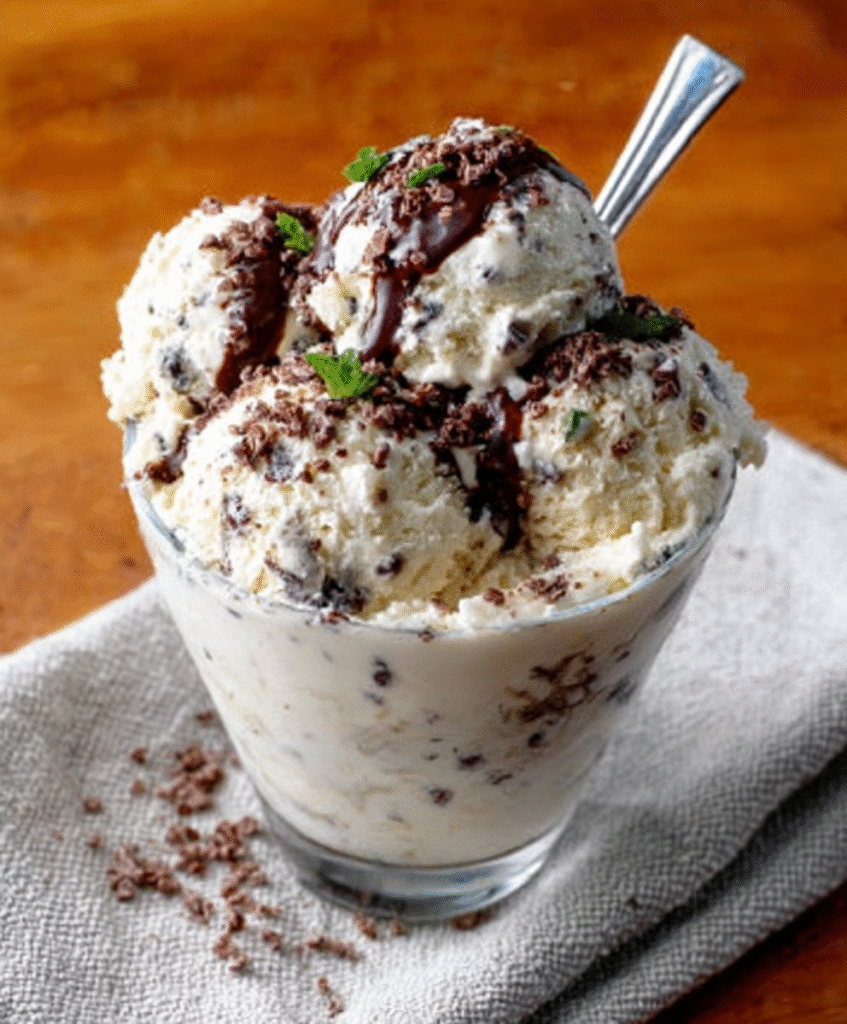Keto Stracciatella-Eis (mit Schokostückchen) verführt süß! 4 Current image: Keto Stracciatella-Eis (mit Schokostückchen)