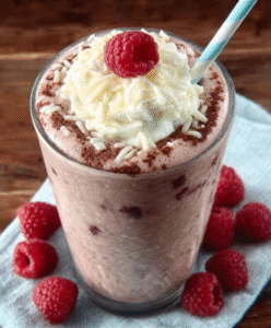 Coconut Raspberry Keto Eiskaffee Shake