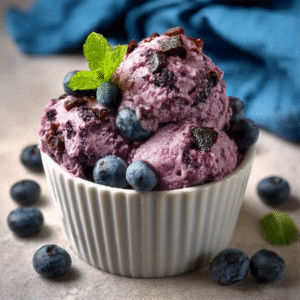Heidelbeer-Kokos-Eiscreme ohne Zuckerzusatz