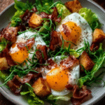 Salade Lyonnaise (Salat mit Ei & Speck)