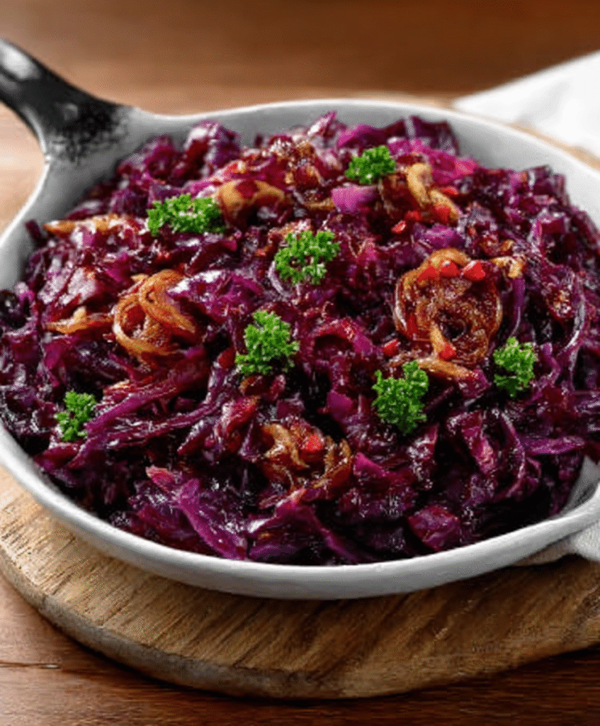 Keto Rotkohl (Braised Red Cabbage with Apple Cider Vinegar)