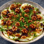 Kohlrabi-Carpaccio mit Walnuss-Kräuter-Dressing