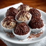Keto Brasilianische Kokosmilch-Brigadeiro-Trüffel