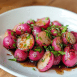 Geröstete Radieschen mit brauner Butter