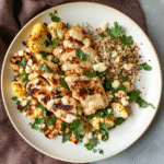 Hähnchen-Tahini-Röstblumenkohl-Dukkah-Teller