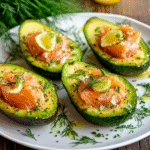 Räucherlachs gefüllte Avocado-Boote